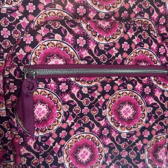 NWOT Vera Bradley Small Backpack Raspberry Medallion - Picture 4 of 9